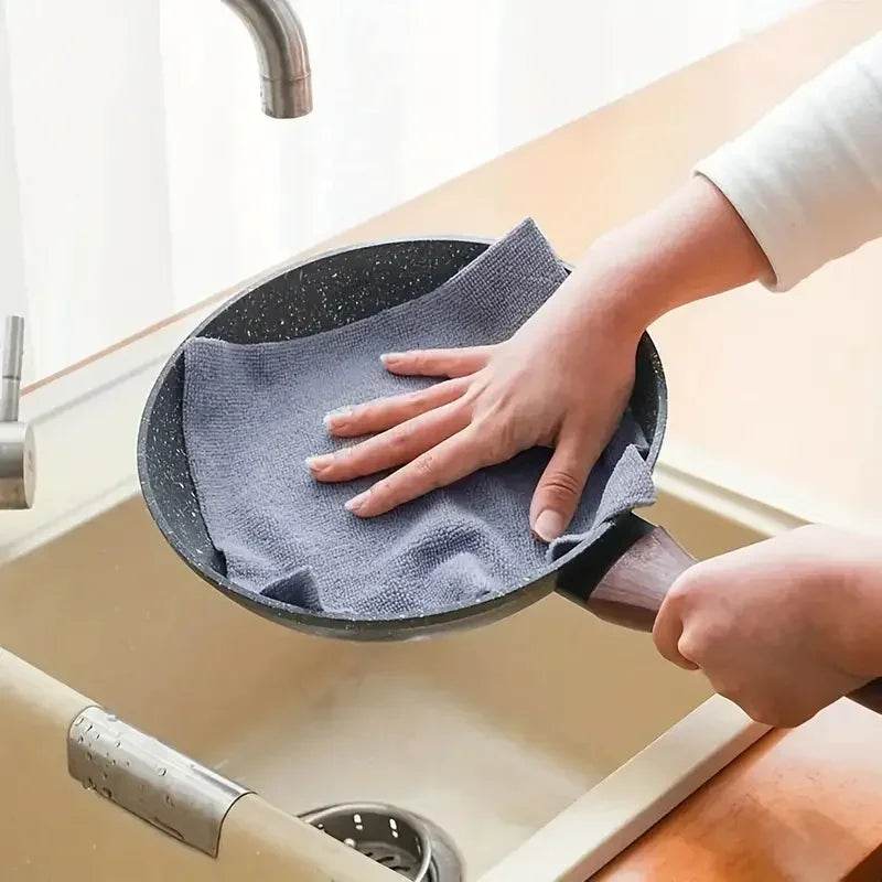 Reusable Microfiber Kitchen Towels - 1 Roll of 20 Sheets